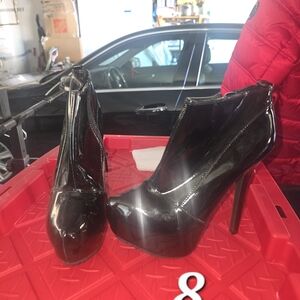 Dollhouse Shiny Black Platform Heels